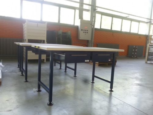 radni sto sa fiokama