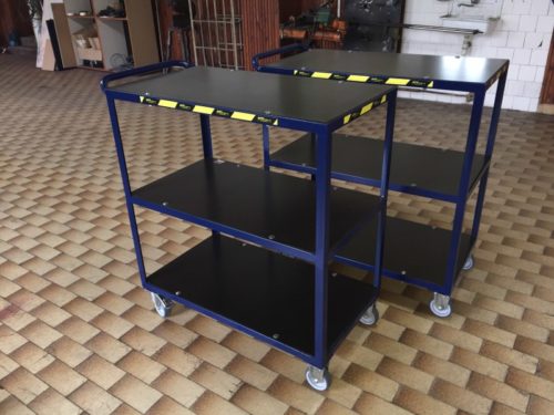 Metalna servisna kolica. kolica auto-servis